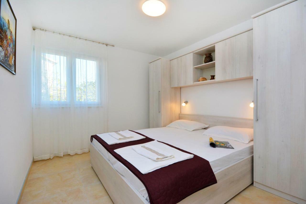 Apartment Reljic Seget Vranjica Exterior photo